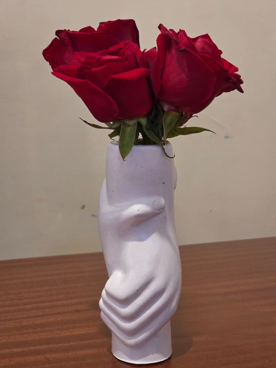 Abstract Hand Vase by Klassiq Resin