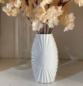 White Sunburst Twisted Vase by Klassiq Resin photo 1